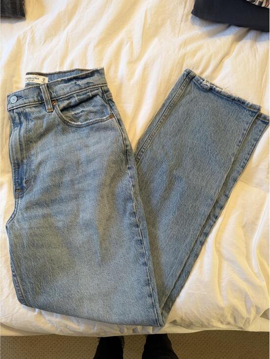 Abercrombie & Fitch Denim - Abercrombie & Fitch Curve Love 90s Straight Ultra High Rise Slit Hem Jeans